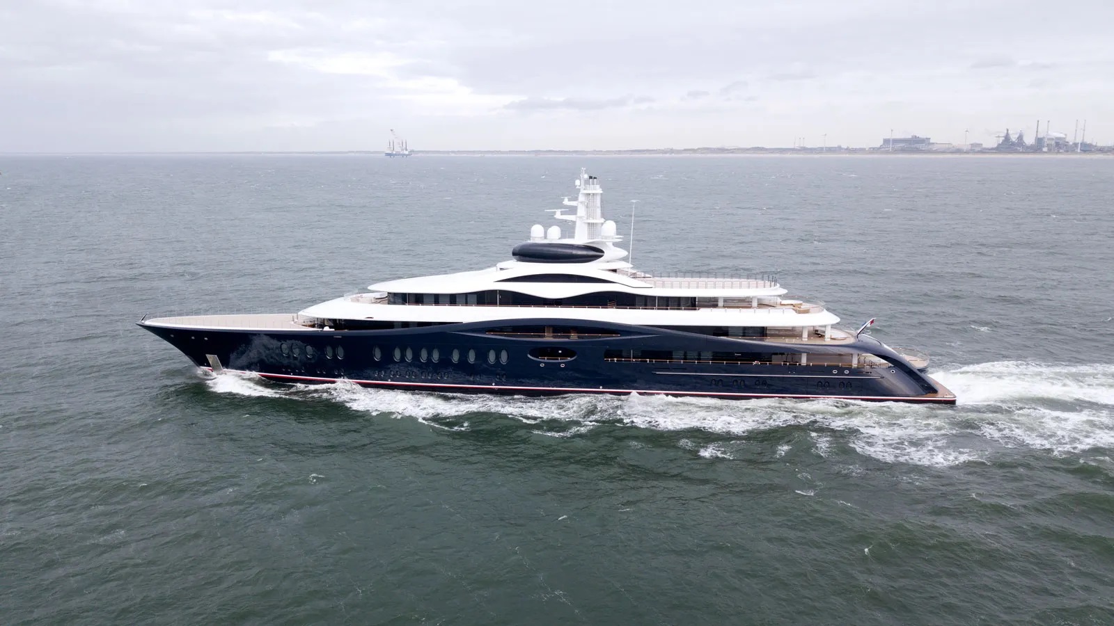 Yacht LAUNCHPAD, Custom Feadship CHARTERWORLD Luxury Superyacht Charters